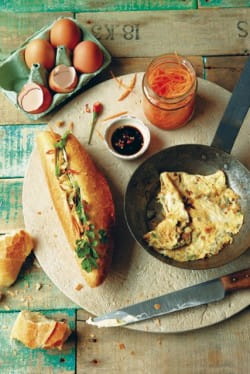 Omelette baguette (bánh mì trá»©ng á»‘p láº¿t)