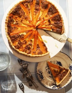 Carrot pie with apple and goat cheese