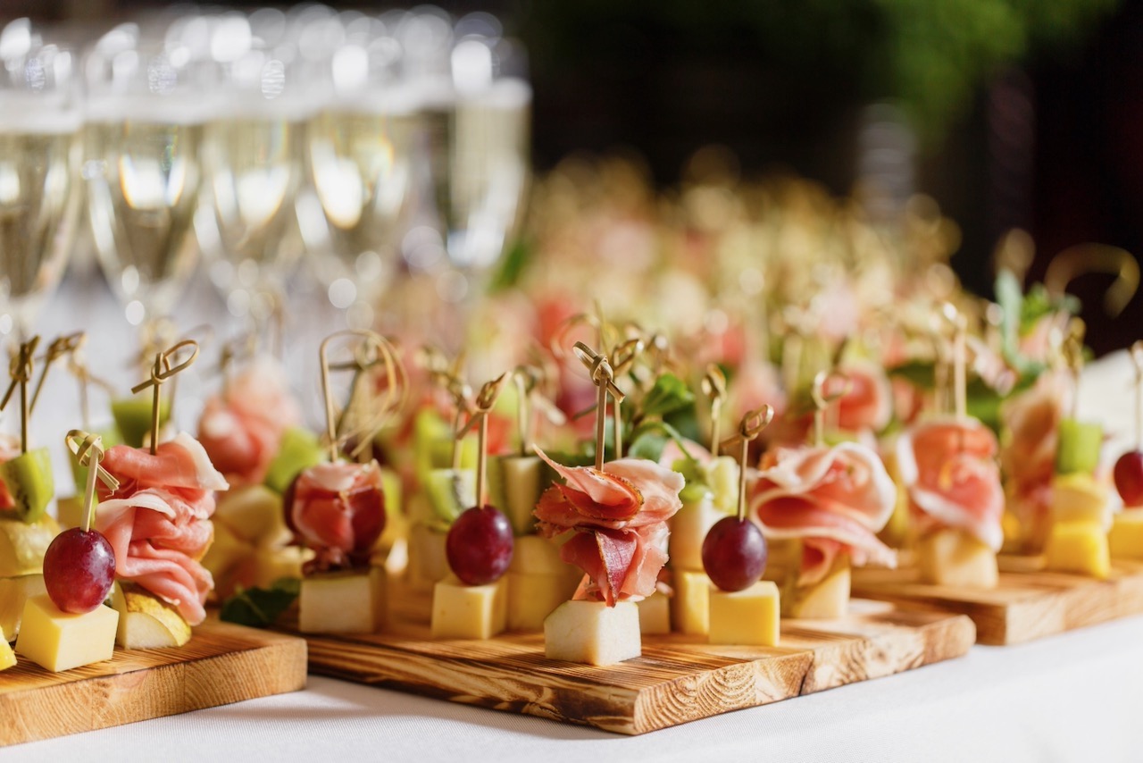 What wine to pair with canapés and other party food