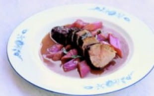 Pork loin with rhubarb and balsamic vinegar