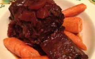 Braised short ribs and Monastrell (aka Mourvèdre)