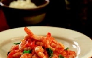 Quick tiger prawns (shrimp) with pinot grigio, fresh tomato and basil sauce