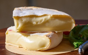 What to pair with Reblochon cheese 