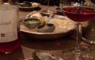 Oysters and La Amistad 2013 - a young fresh red from Alicante