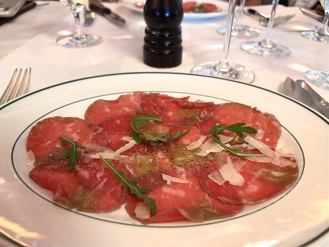 Beef carpaccio and chardonnay