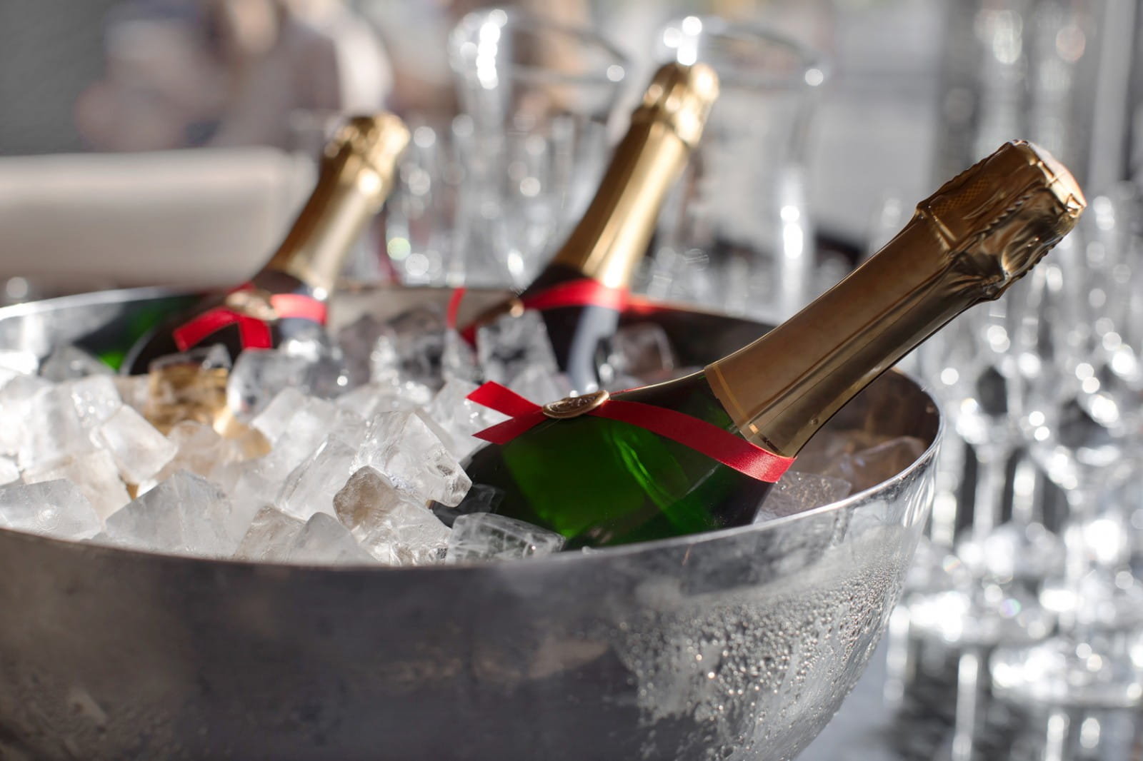 What is the best serving temperature for wine?