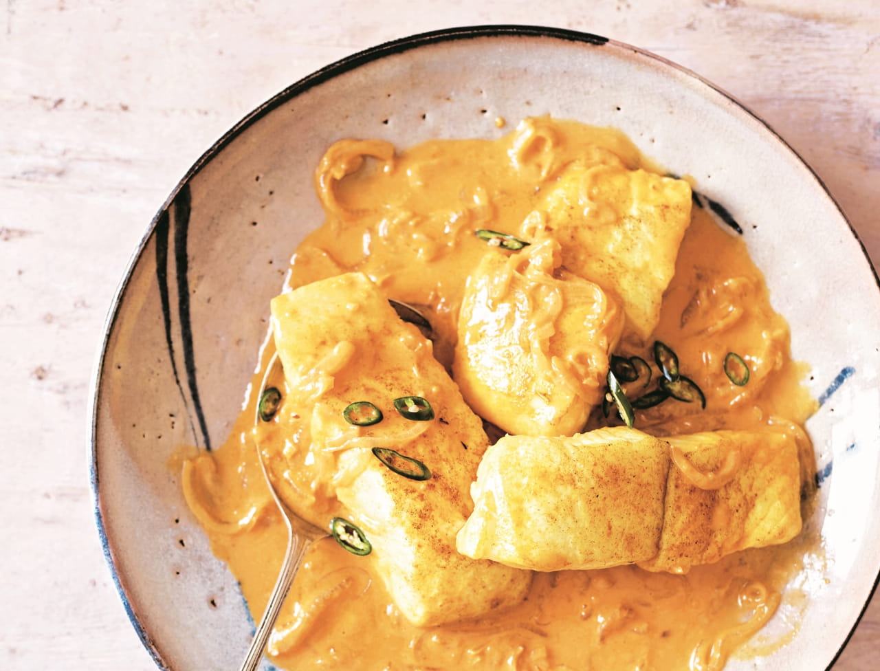 Fish in coconut milk (Macher Malaikari)