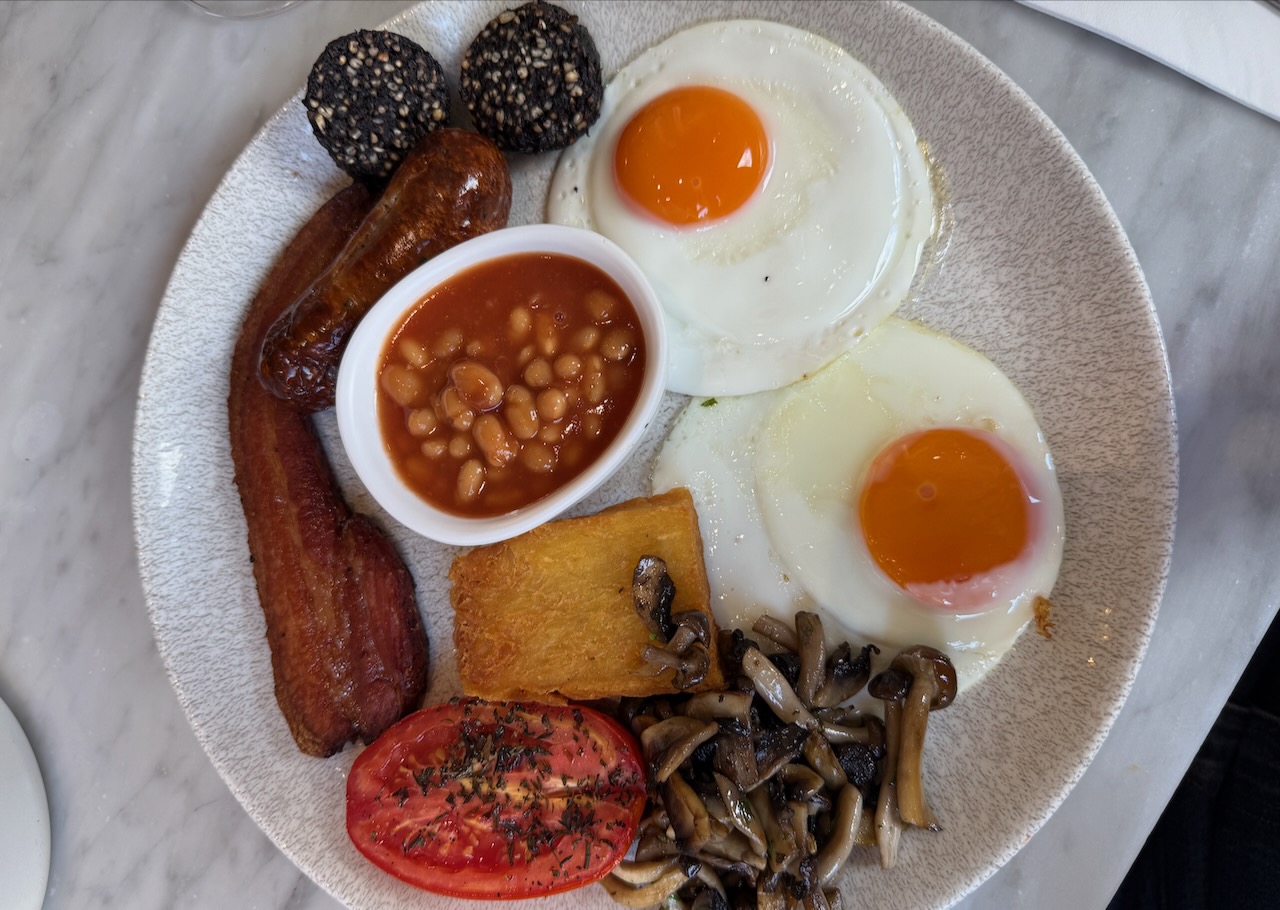 A full English breakfast with Lambrusco