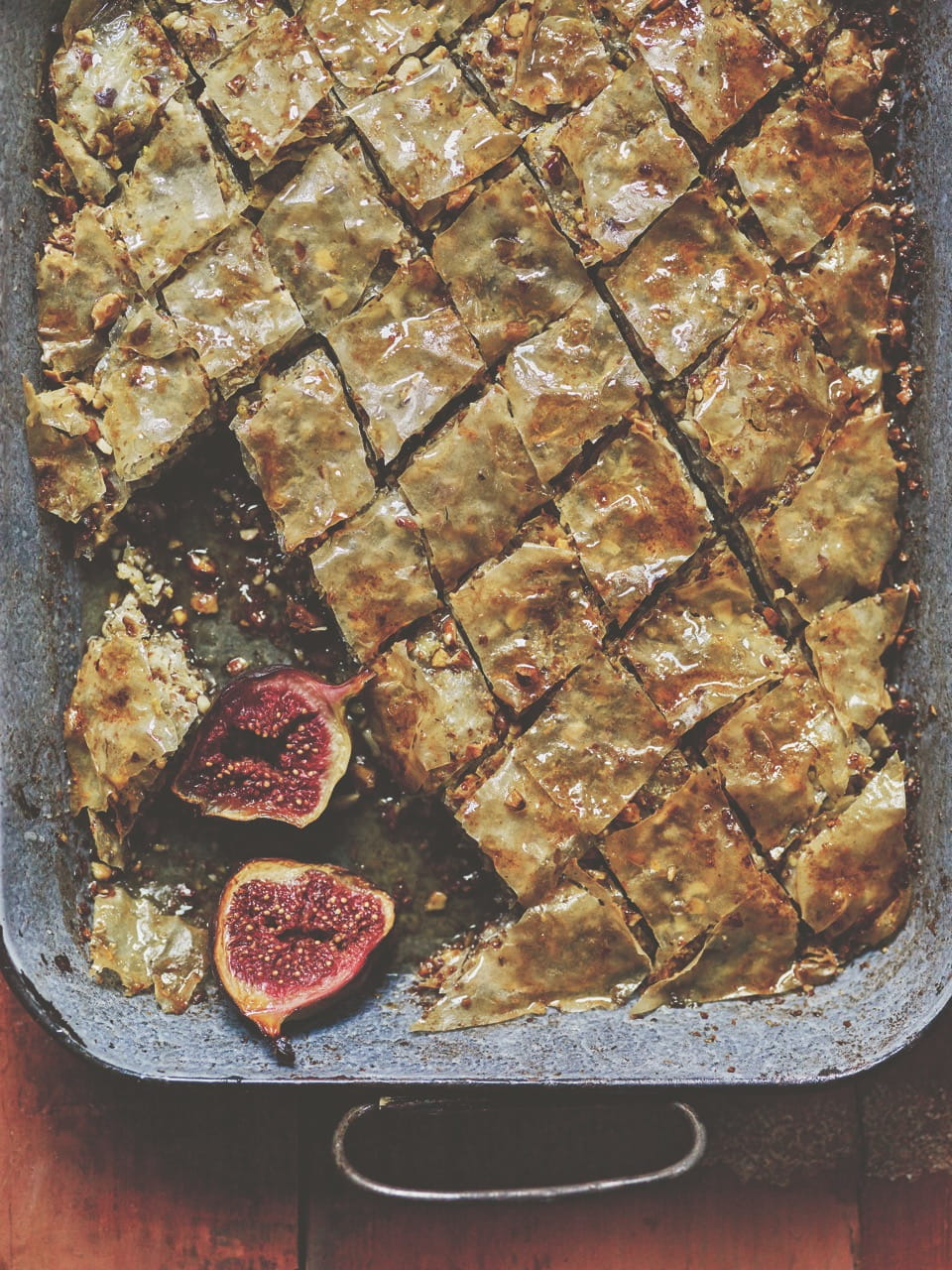 Honey pastries with baked figs
