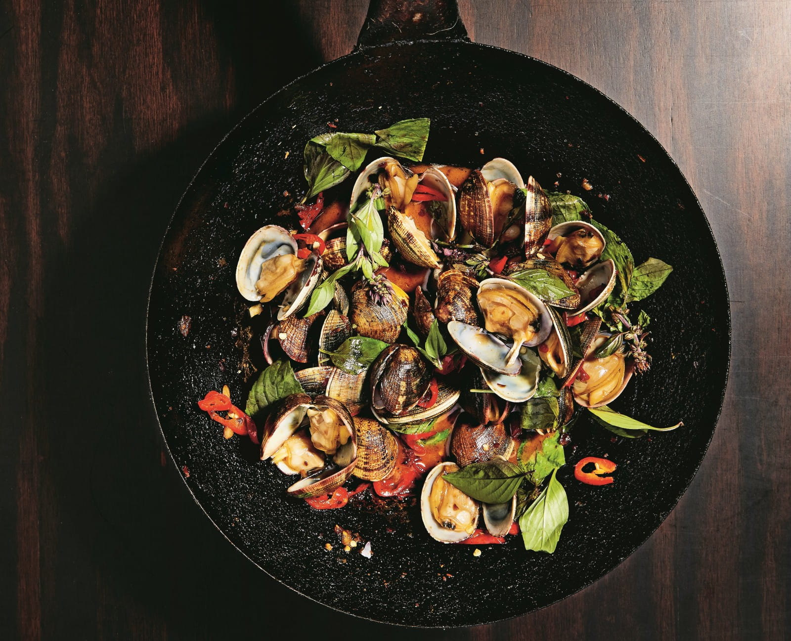 Clams Stir-fried with Roasted Chilli Paste