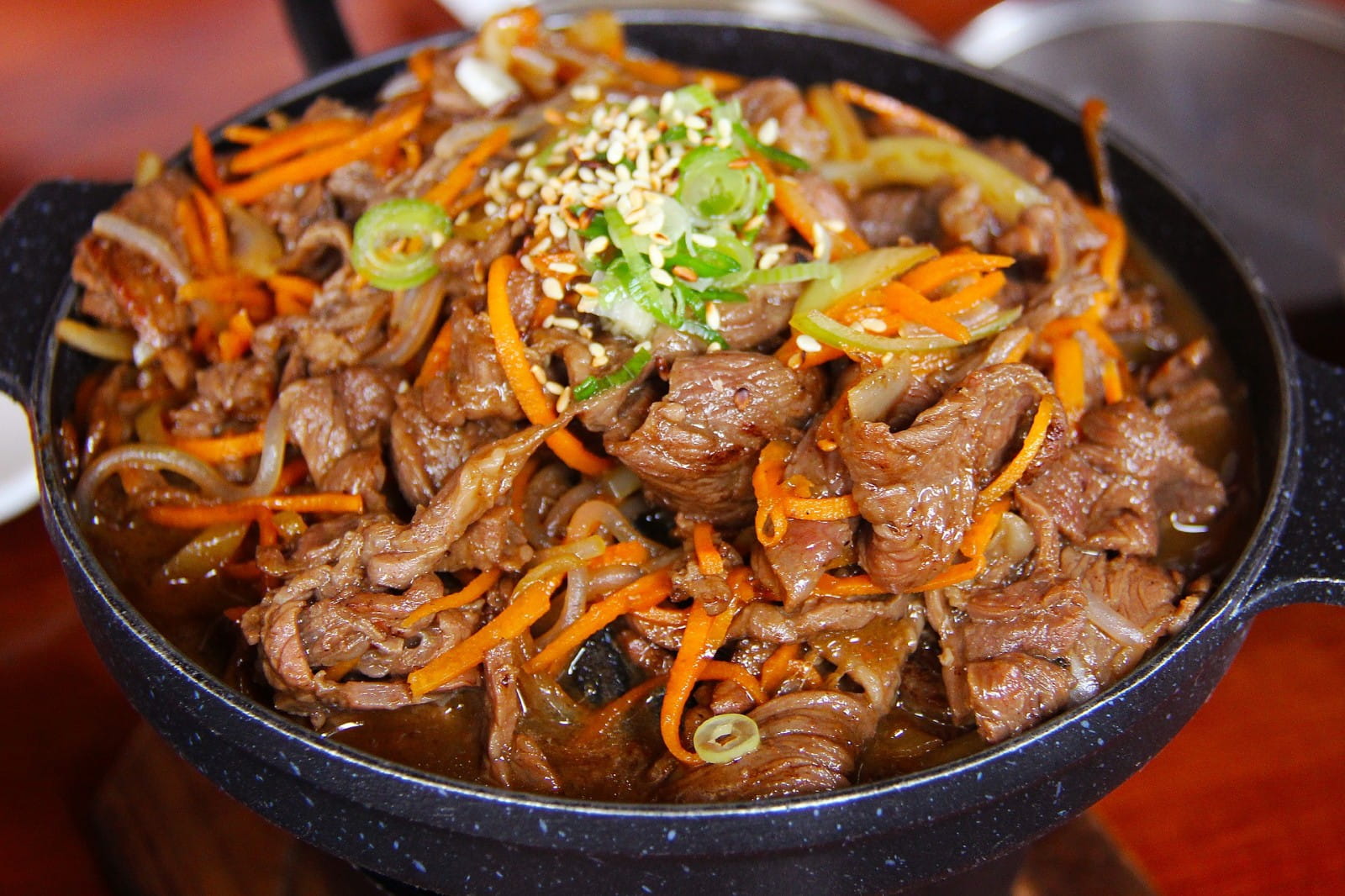 What makes Korean food distinctive