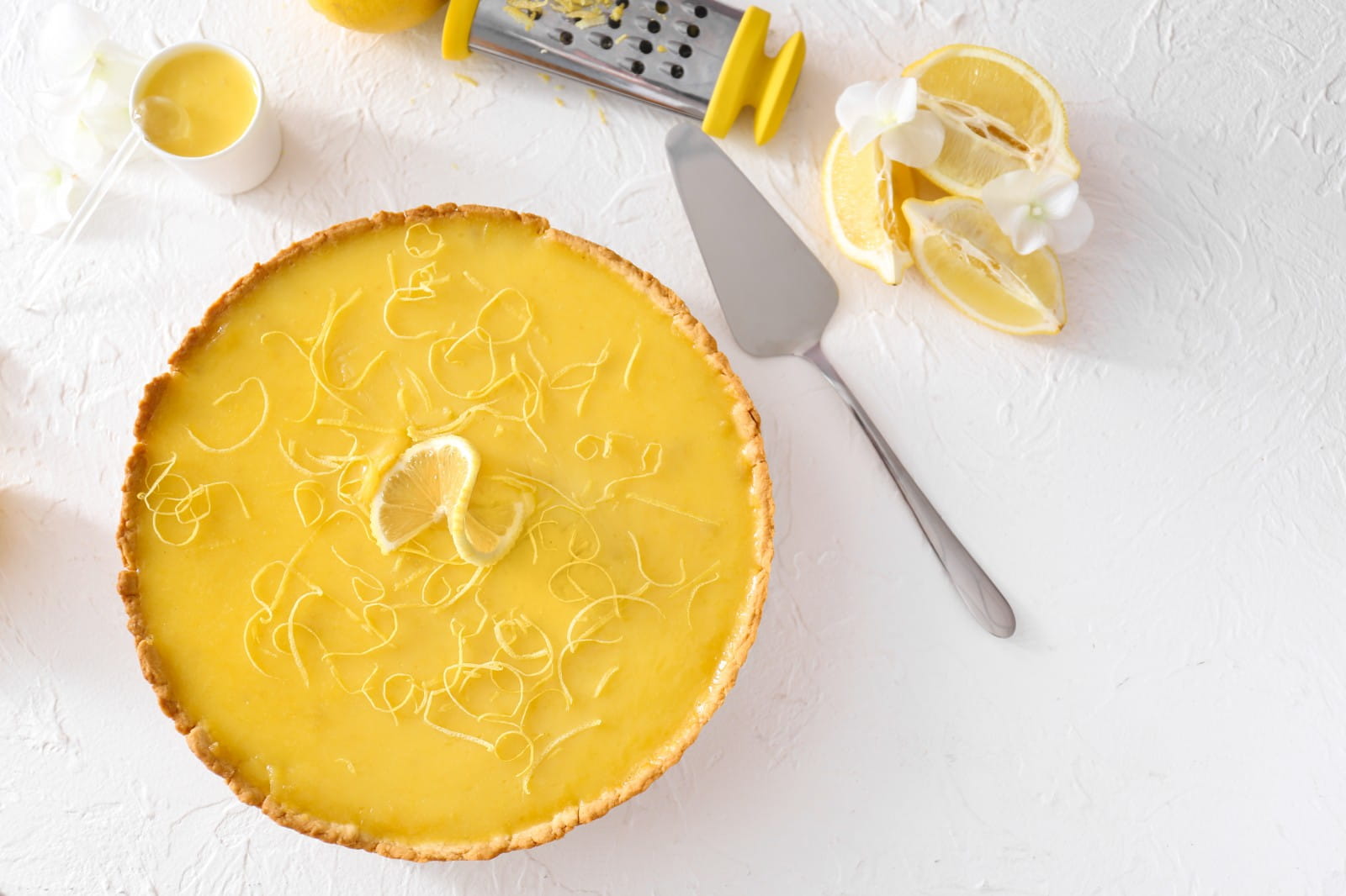 What’s the best wine to pair with lemon tart (aka tarte au citron)?