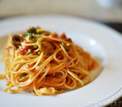 The best wine pairings for spaghetti puttanesca