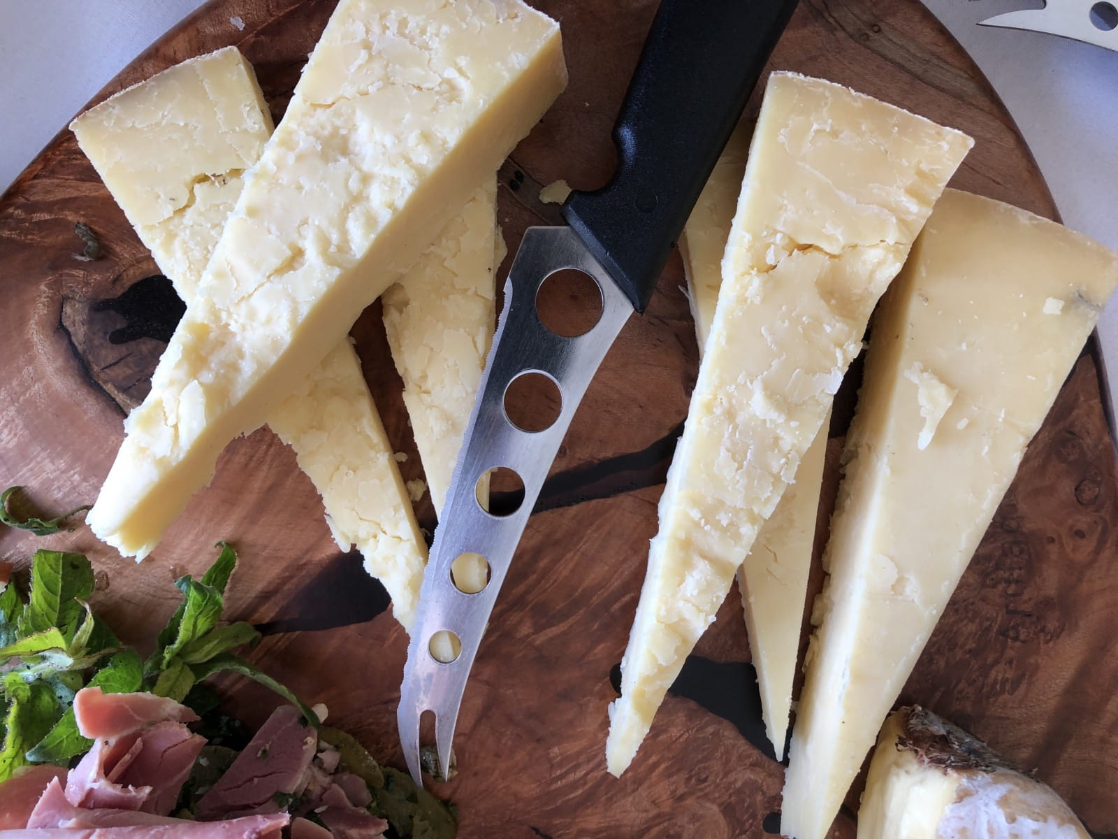 The best wine pairings for cheddar cheese