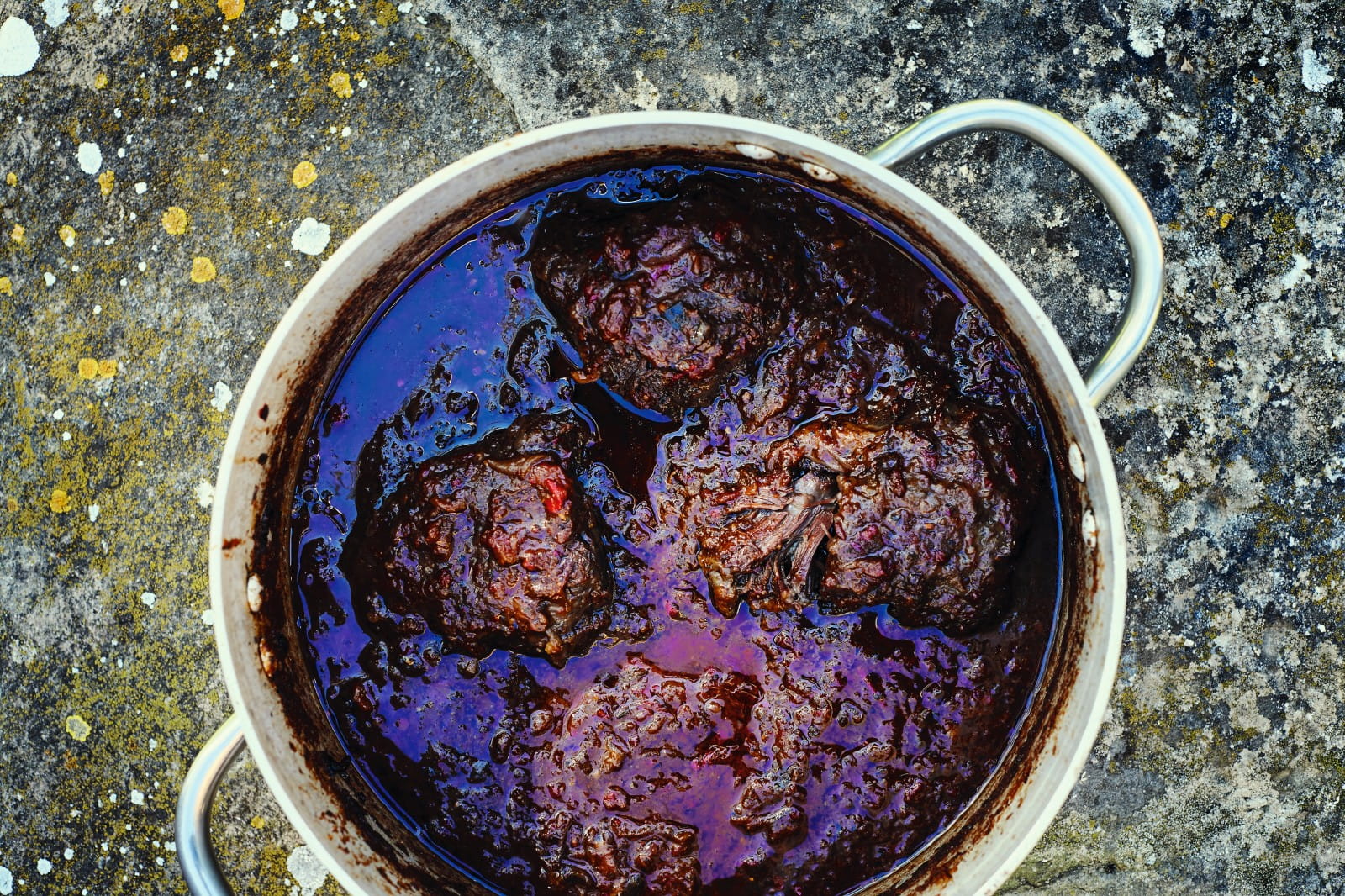 Slow-cooked ox cheek in spicy tomato sauce