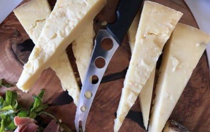 The best wine pairings for cheddar cheese