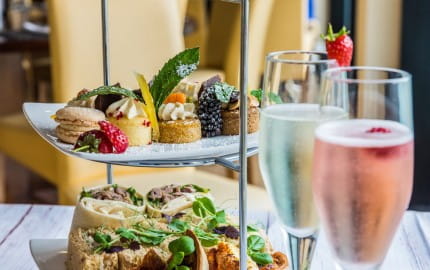 What sort of food to pair with prosecco?