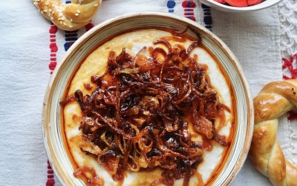 Romanian butterbean dip with caramelised onions