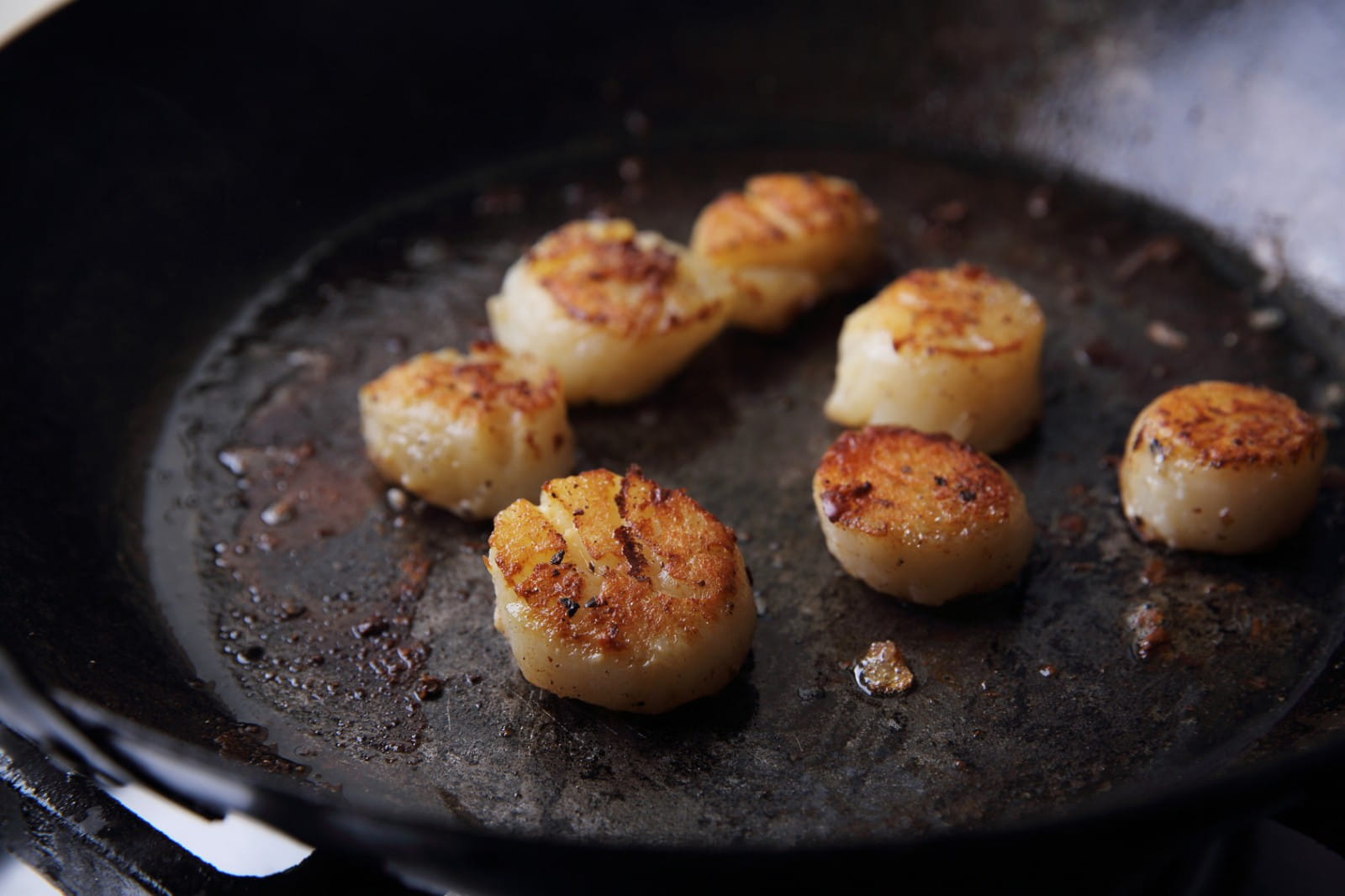 Top wine pairings with scallops