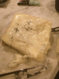 Wine with cheese: Gorgonzola and Vin Santo