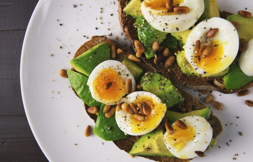 6 of the best drink pairings for avocado toast