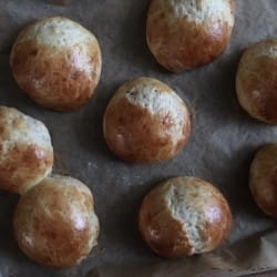 Coffee and cardamom buns