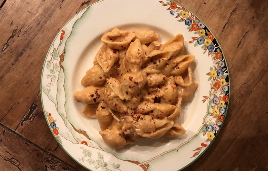 Crab mac’n’cheese and champagne