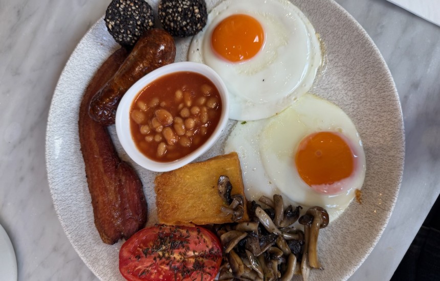 A full English breakfast with Lambrusco