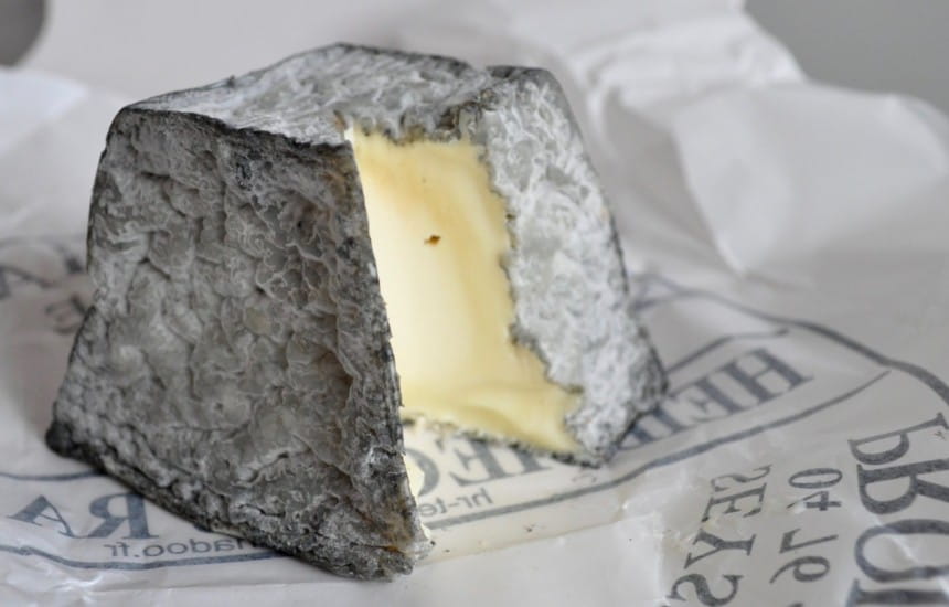 Top wine pairings with goat cheese (chèvre)