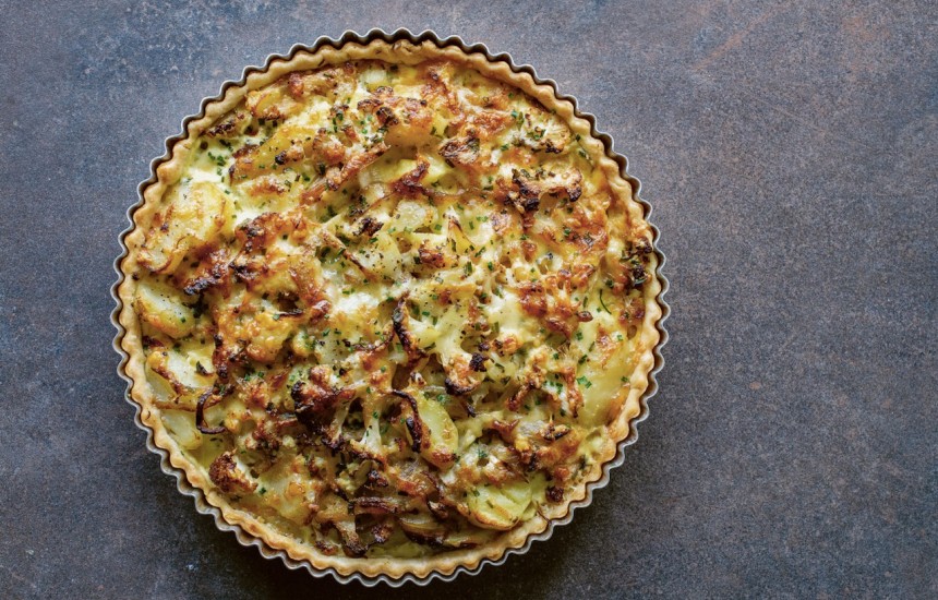 Cauliflower, potato and caraway homity pie