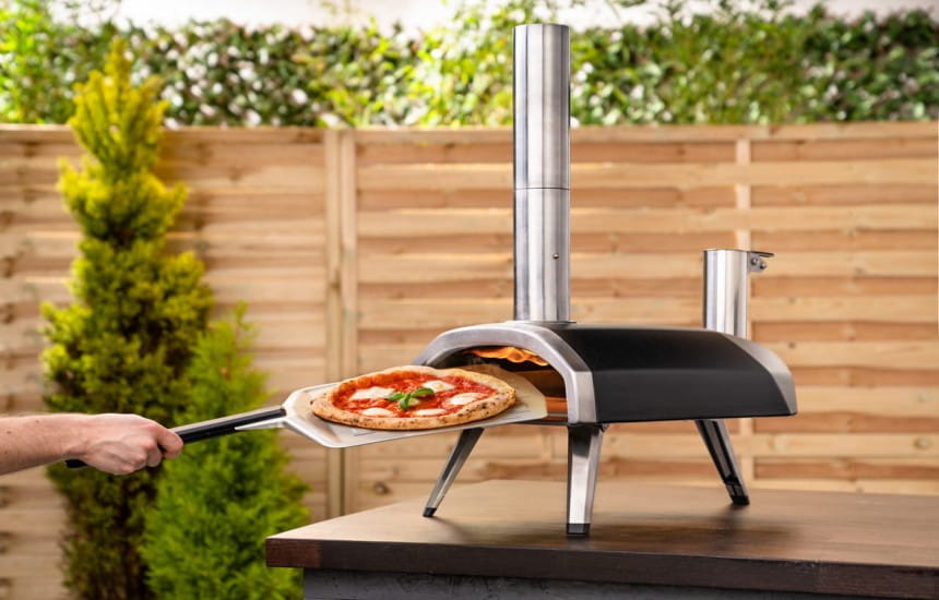 Competitions and offers | Win an Ooni Fyra 12 pizza oven