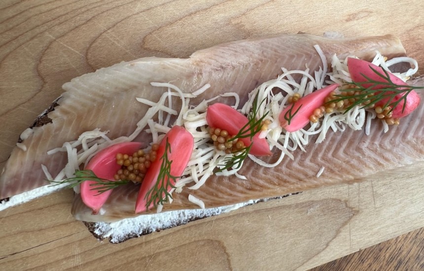 Smoked trout and char with horseradish and Gemischter Satz