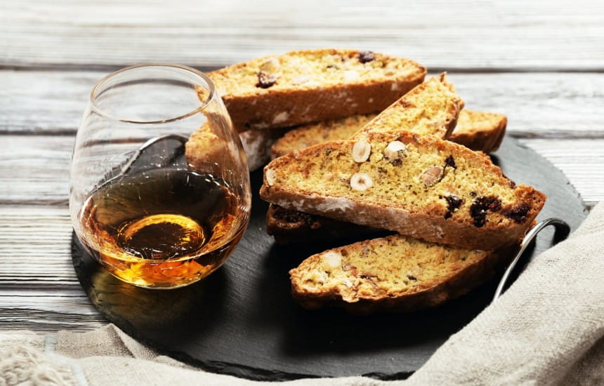 What food to pair with Vin Santo?