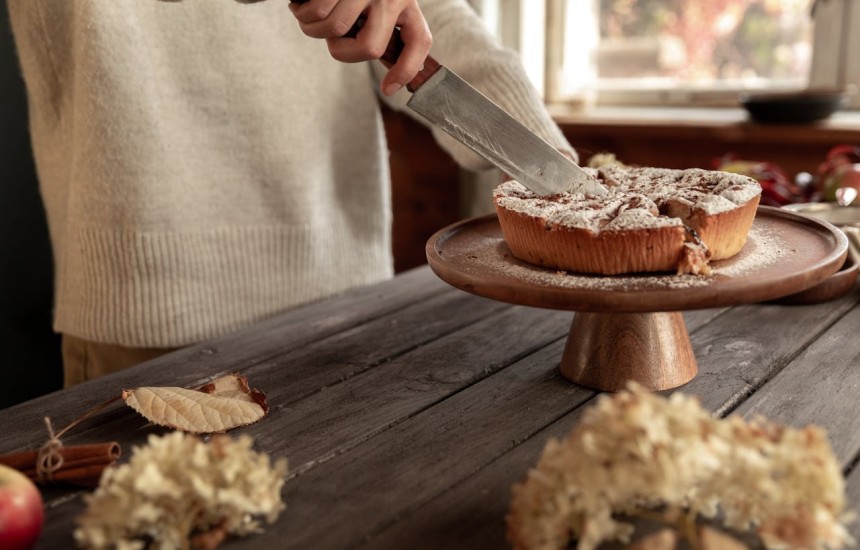 Answers to your food pairing dilemmas, from German apple cake to green olives and capers...