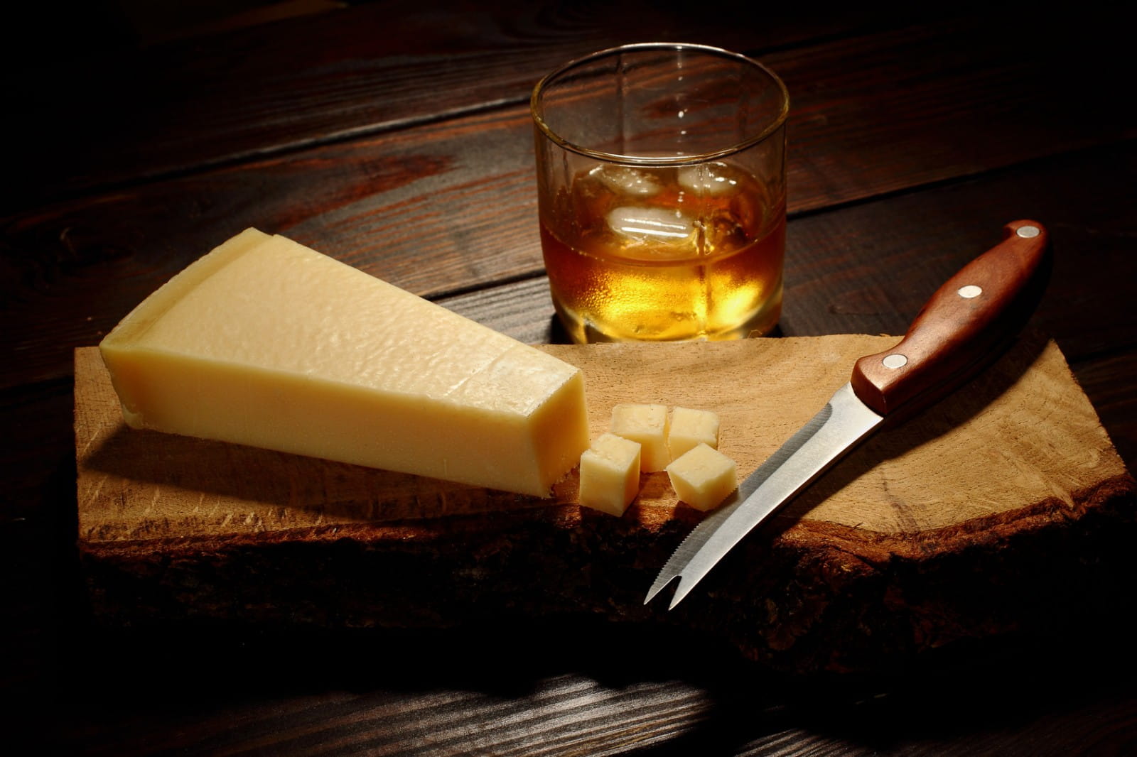 Which foods pair best with whisky?